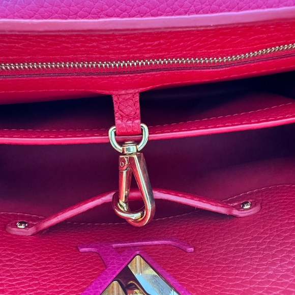 Beautiful Like New Louis Vuitton Capucines bag - Picture 16 of 16
